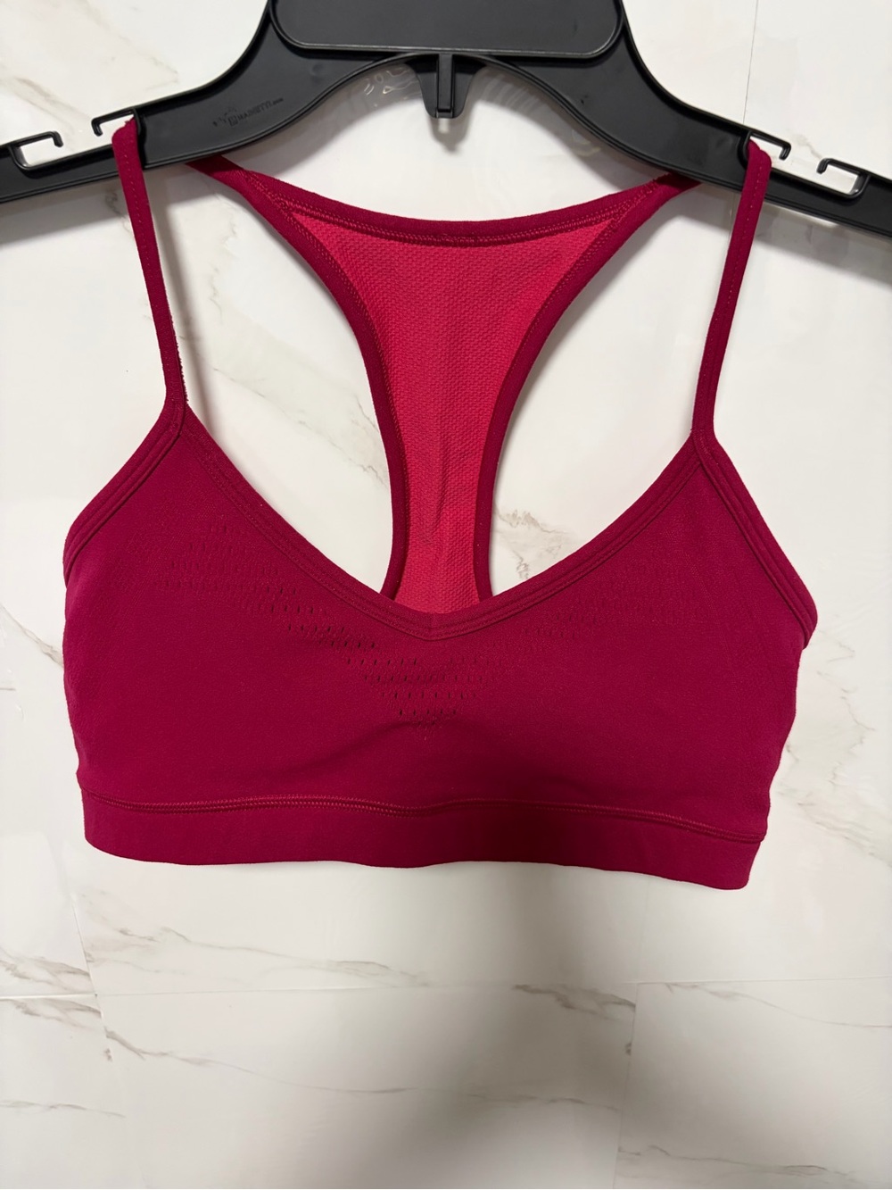 Lululemon Sports Bra Womens 4 Pink Strappy Back Mesh Panels Yoga Running Gym